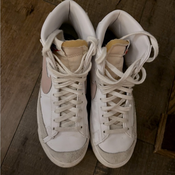 Women’s mid nike blazers - pink swoosh - Picture 5 of 5